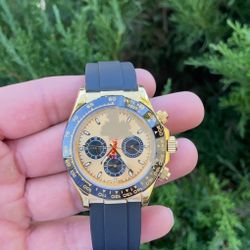 Men’s Watch Gold Color 