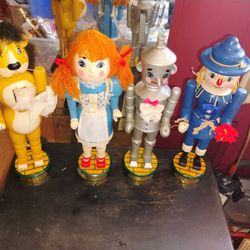 Set of 4 Wizard of Oz Nutcracker Set