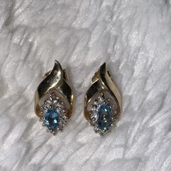 Vintage Gorgeous 14k Diamond & Blue Topaz Pierced Earrings 