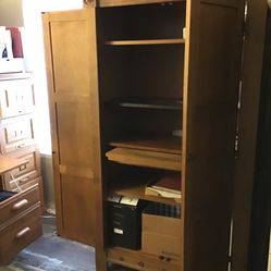 Armoire / TV Stand