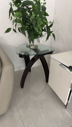 Coffee tables - like new 2
