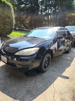 Parting out damaged toyota camry ..2005 but parts will fit 2002 to 2005