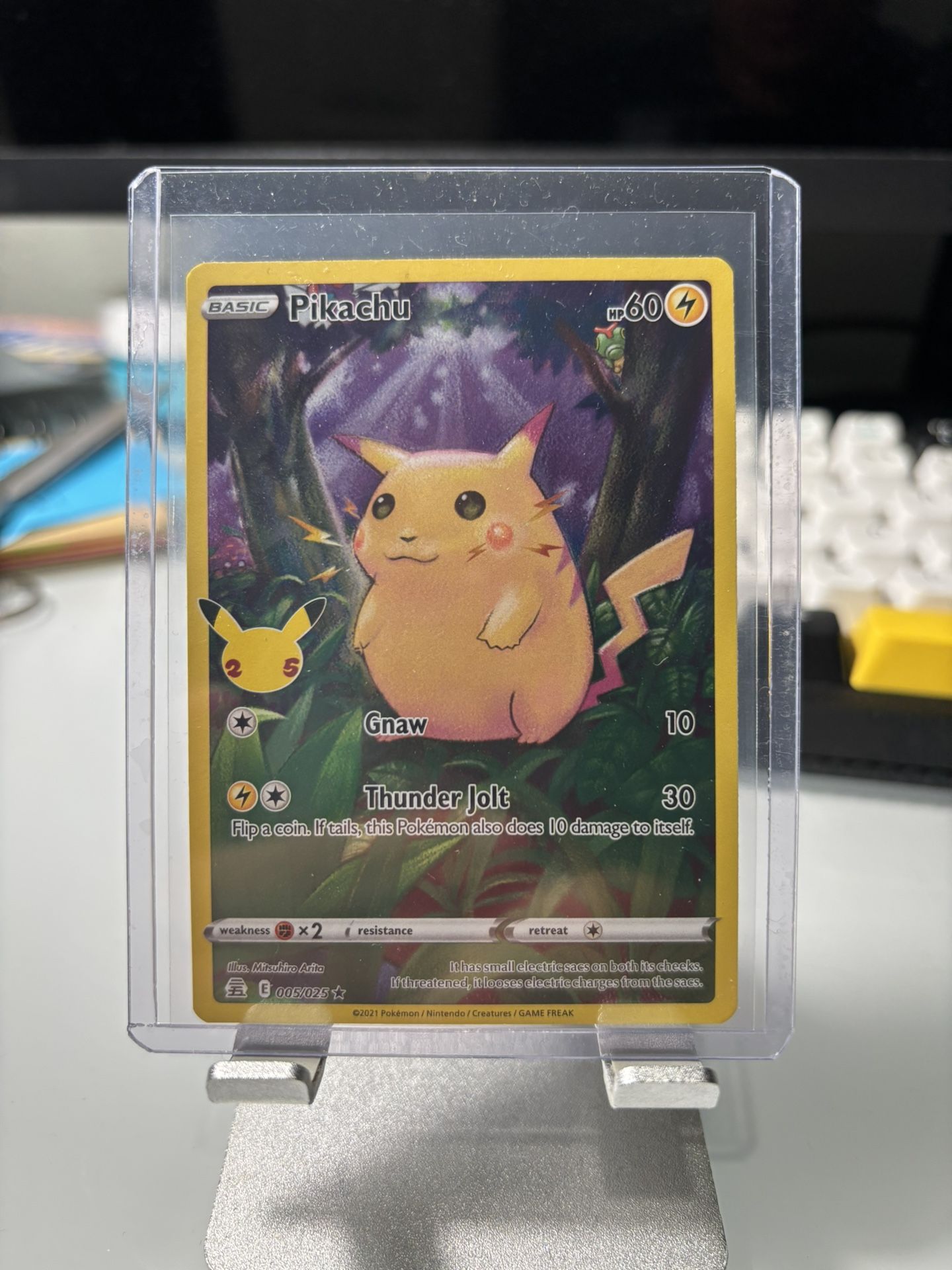 Pokemon Sword & Shield Pikachu 005/025 Celebrations 25th Holo Rare