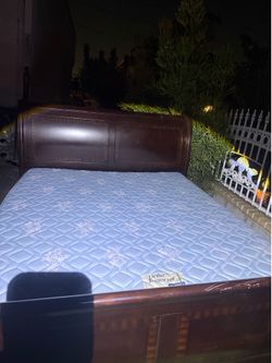 King bed // free. Free. Free free