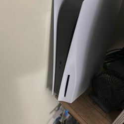 PS5 Disc Version  3 Months Old