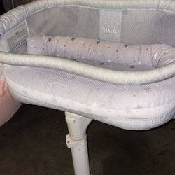 Halo Swivel Sleeper Bassinet 