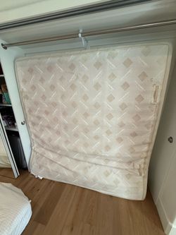 Free king tempur-pedic mattress