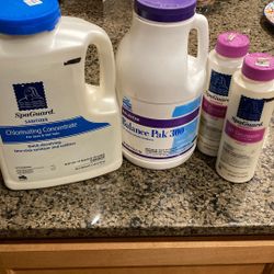 Hot Tub Chemicals (chlorine, pH…)