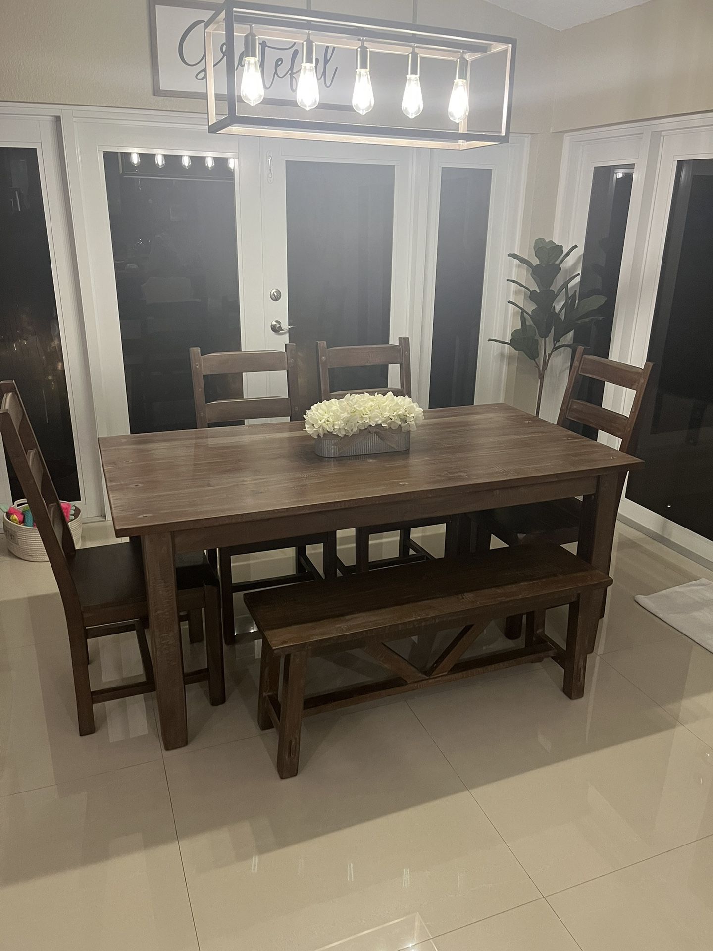 Dining Table - Nadeau