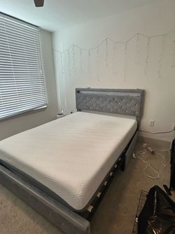 Mattress + bed frame