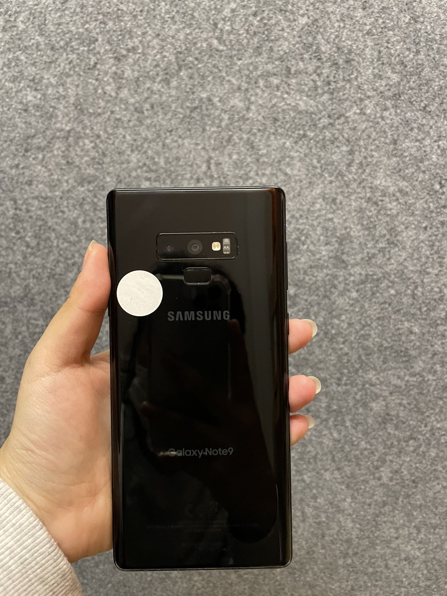Samsung Galaxy S9 | Unlocked | Comes with store warranty| Free Cable & Charger | Unlocked | Comes with store warranty| Free Cable & Charger