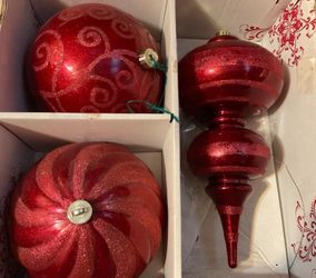 Set of 3 big red Ornaments