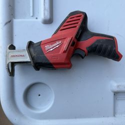 Milwaukee M12 Sawzall
