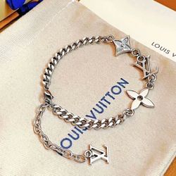 Engraved logo Metal Bracelet Unisex Couple's Style Color