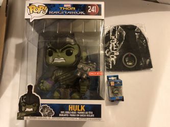Marvel Thor Ragnarok Hulk Figure With Hulk Keychain And Hat