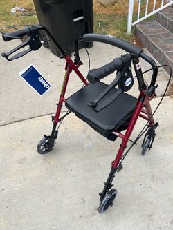 Drive Medical Nitro rollator walker
