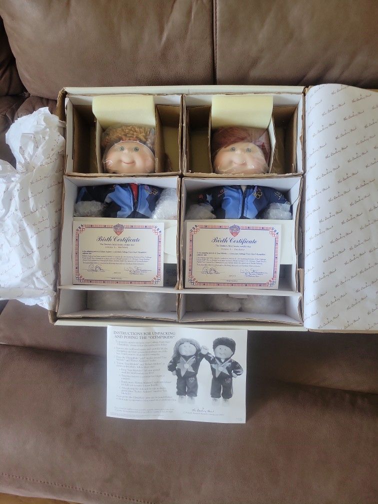 Vintage 1996 CABBAGE PATCH KIDS OLYMPIC PORCELAIN DOLLS CPK BY DANBURY MINT