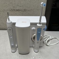 Oral B Electric Toothbrush And Water Flosser