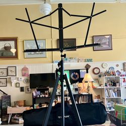 Titan Portable Sheet Music stand