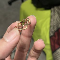 Size 9 women’s ring