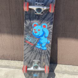 REDO Teddy Bear Complete Skateboard Youth Age :  8+ 