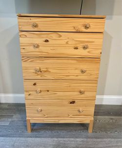 Gorgeous 3 Piece Knotty Pine 5 Drawer Dresser And 3 Drawer Nightstand Bedroom Set