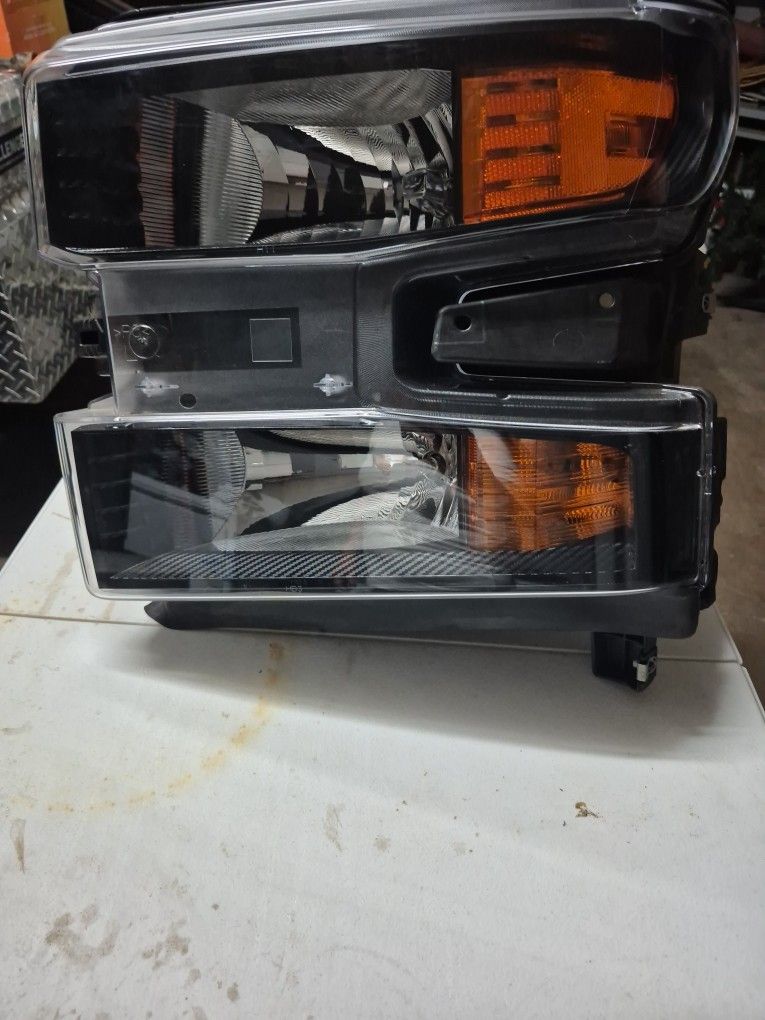 2020 Silverado 1500 Left Headlight