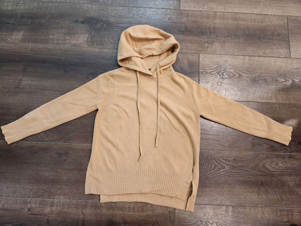 Banana Republic sweater Hoodie size M, good condition 