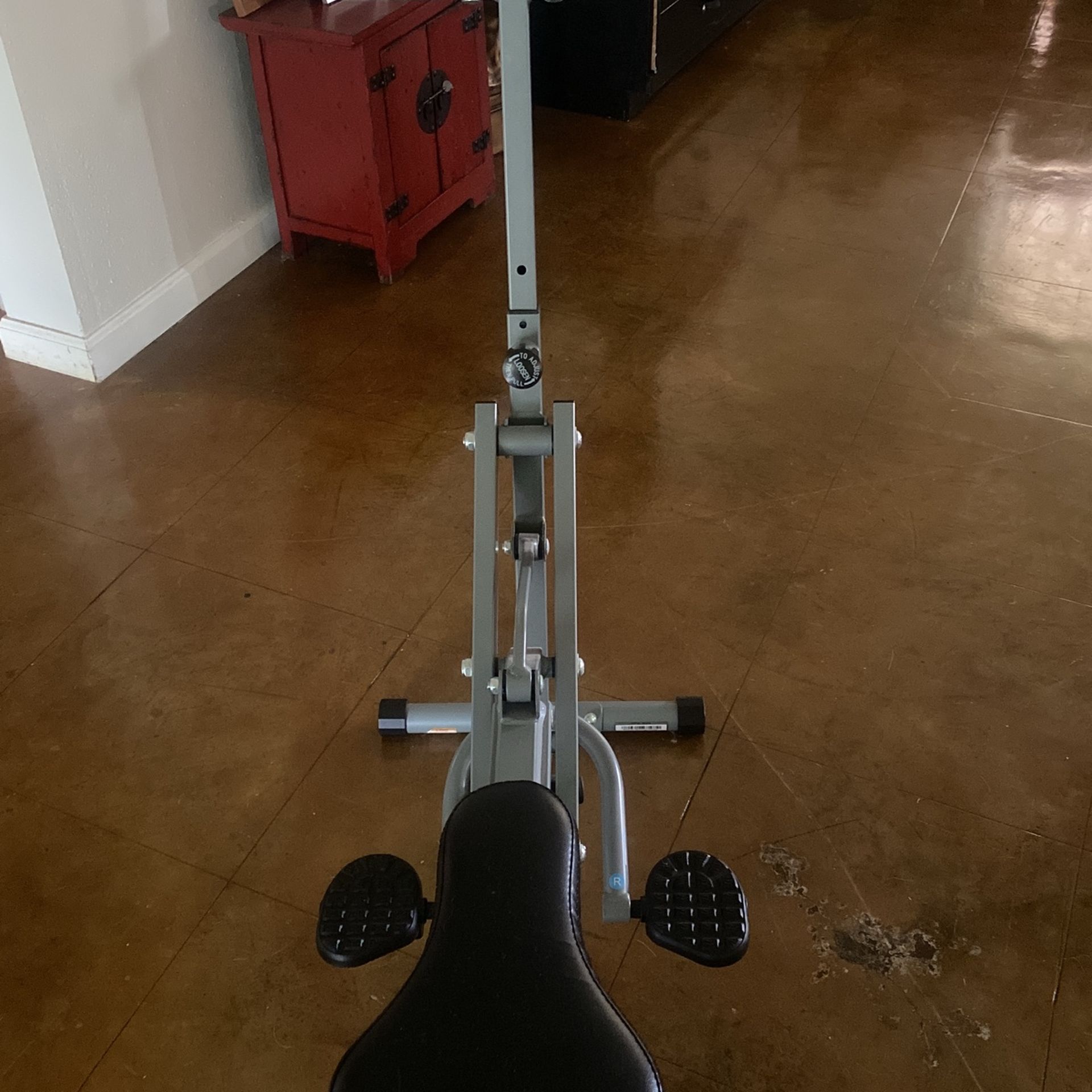 ROW & RIDE UPRIGHT ROWING MACHINE - LIKE NEW!!!
