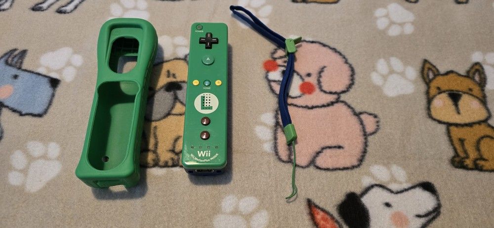 Luigi Original Nintendo Wii Controller
