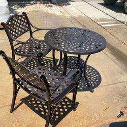 Patio Table And Chairs 