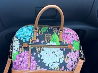 Dooney and Burke like new purse
