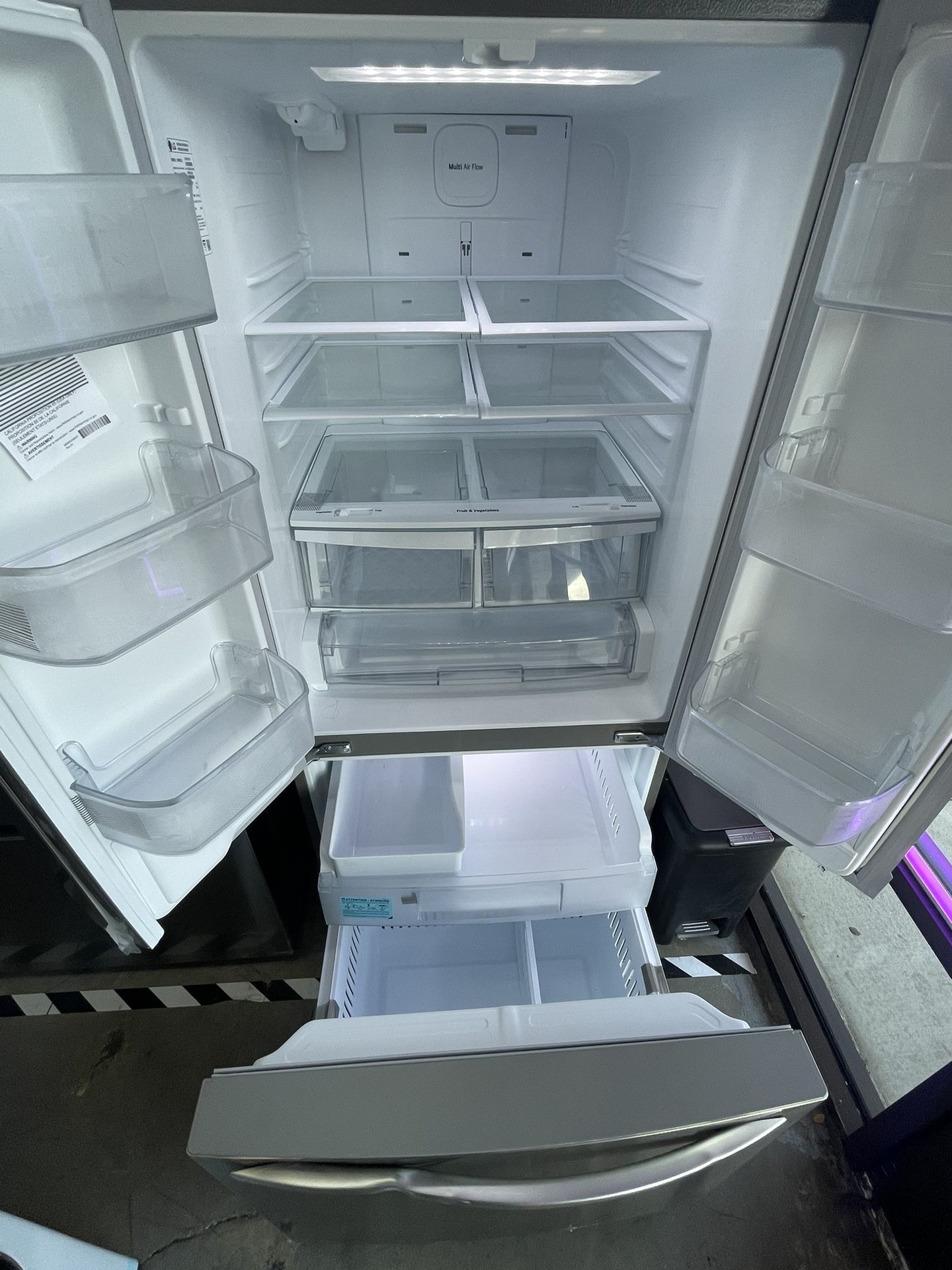 Lg 30” French Door Refrigerator With Water And Ice Maker