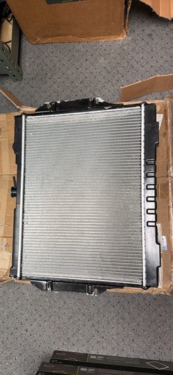 New Radiator Fits Part Number 2084 Cu1384 Mb538805 Mb(contact info removed)(contact info removed)02 1384