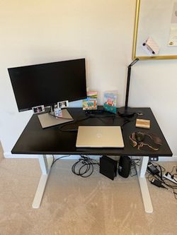 Uplift Desk. Standing 