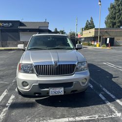 2004 Lincoln Navigator
