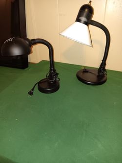 2 Desk Lamps