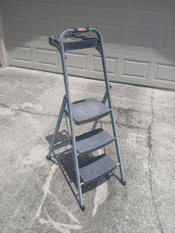Cosco 3 Step StepStool Ladder *10.00* Steel Max
