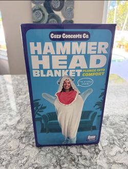 🦈 Brand New Shark Blanket – Never Used! 🦈