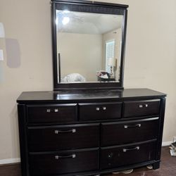 7 Drawer Dresser With Mirror