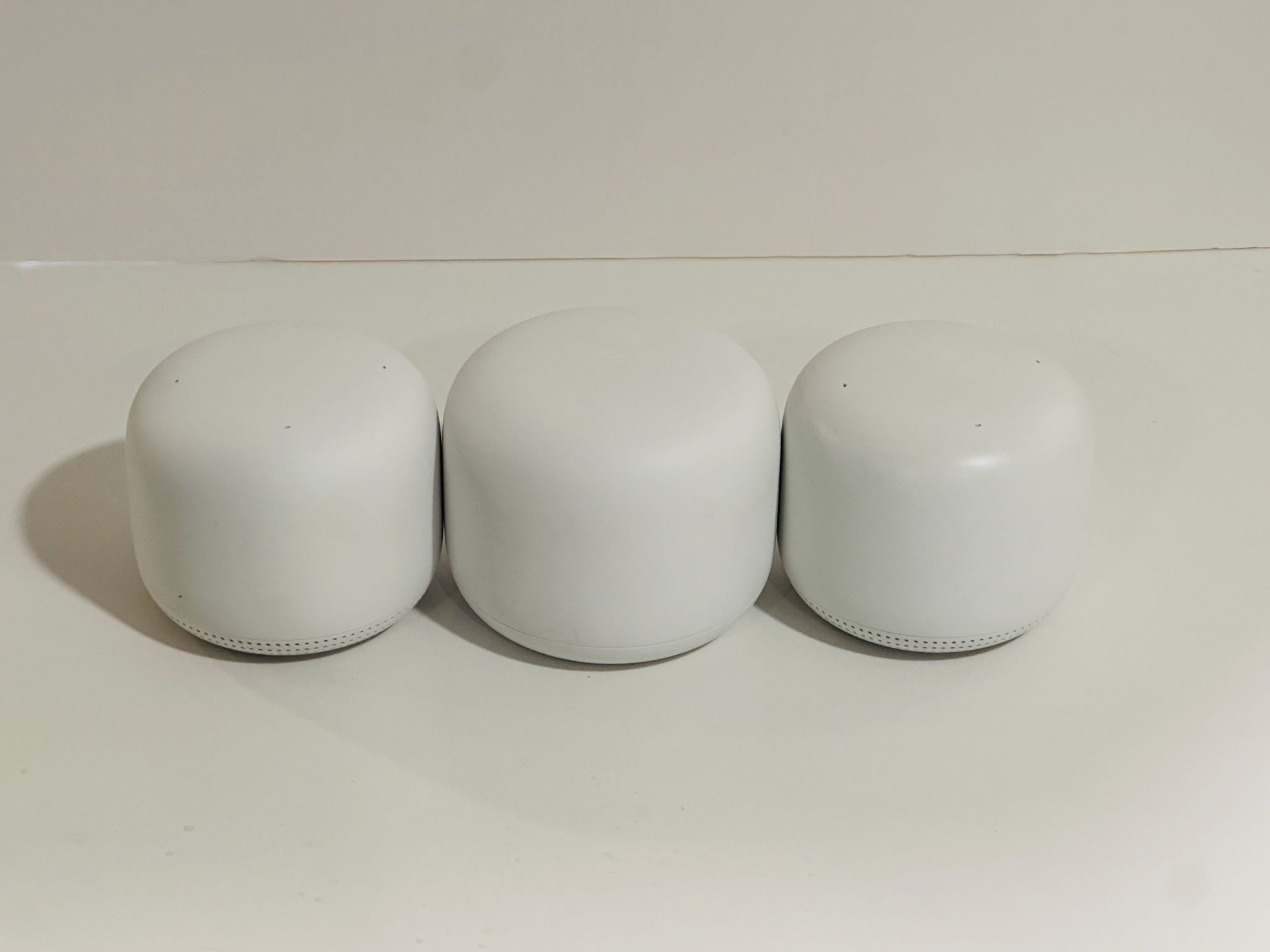 Google Nest WiFi Mesh router and 2 points