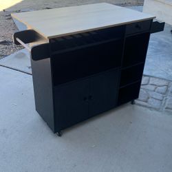 Like New Kitchen Island Table 
