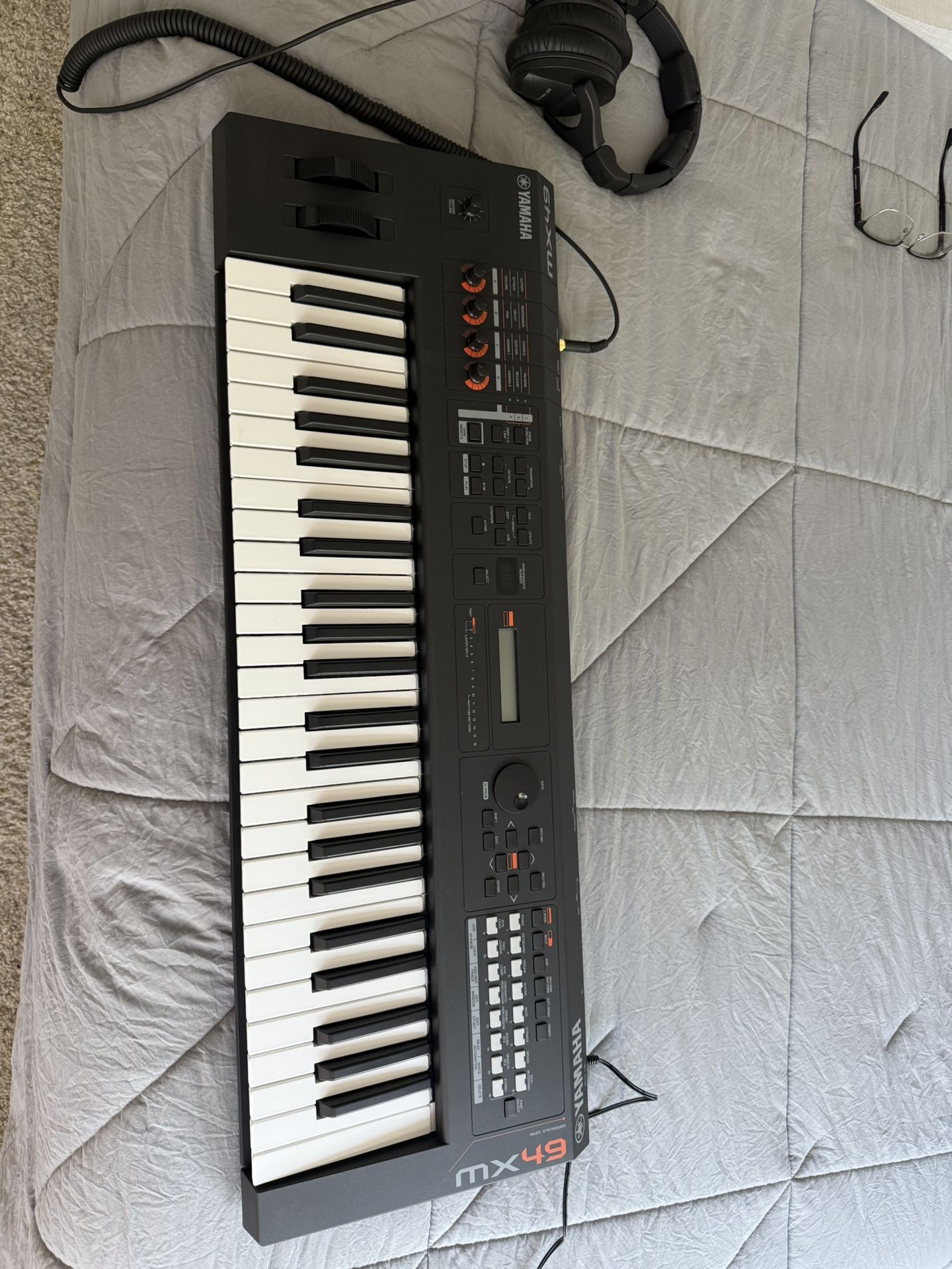 Yamaha MX49
