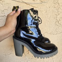 Dr. Martens Kendra 10-Eye Heel Platform Black Patent Lamper Boots Women