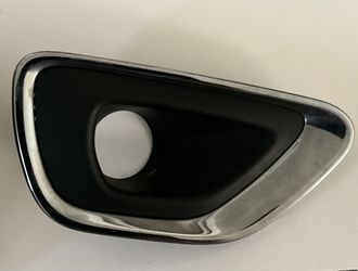 Jeep Grand Cherokee 2014-2016 Front Right fog Light Bezel Oem