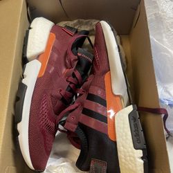 2  Pairs Of Mens Shoes One Is Adidas The Other Is A Pair Of Black Vans Both Are Size 9 Men’s 