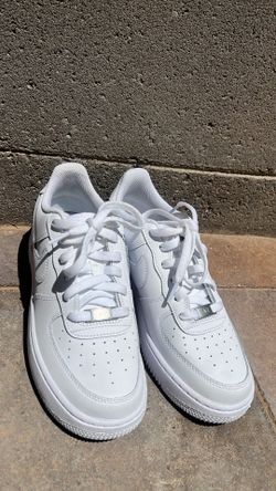 Nike Air Force 1 White – Size 6
