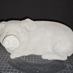 CONCRETE Pig Statue ($30)
