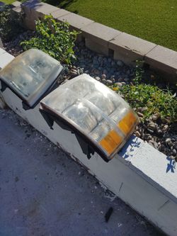 2007-2011 Chevy truck gmc gm truck headlights