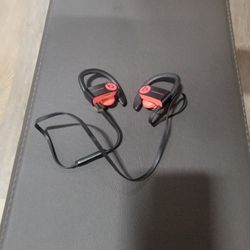 Perfectly Working Bluetooth Powerbeats.